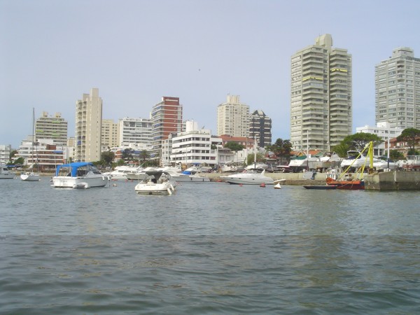 08.The-city-seen-from-a-boat